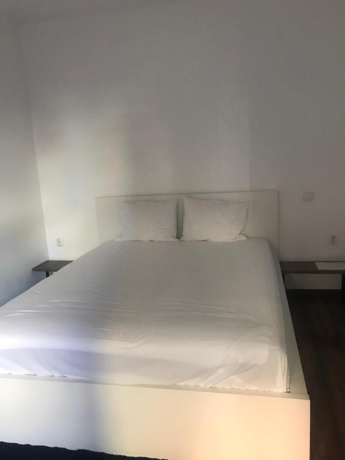 Lilia 3 Self-Check In Apartment With Hot Water Despite Prevention In The Neighborhood, Food And Drink Shop Open Until 10 Pm And Free Parking Area Next Ot 24 Hours Food And Drink Shop And Free Parking Area София Экстерьер фото