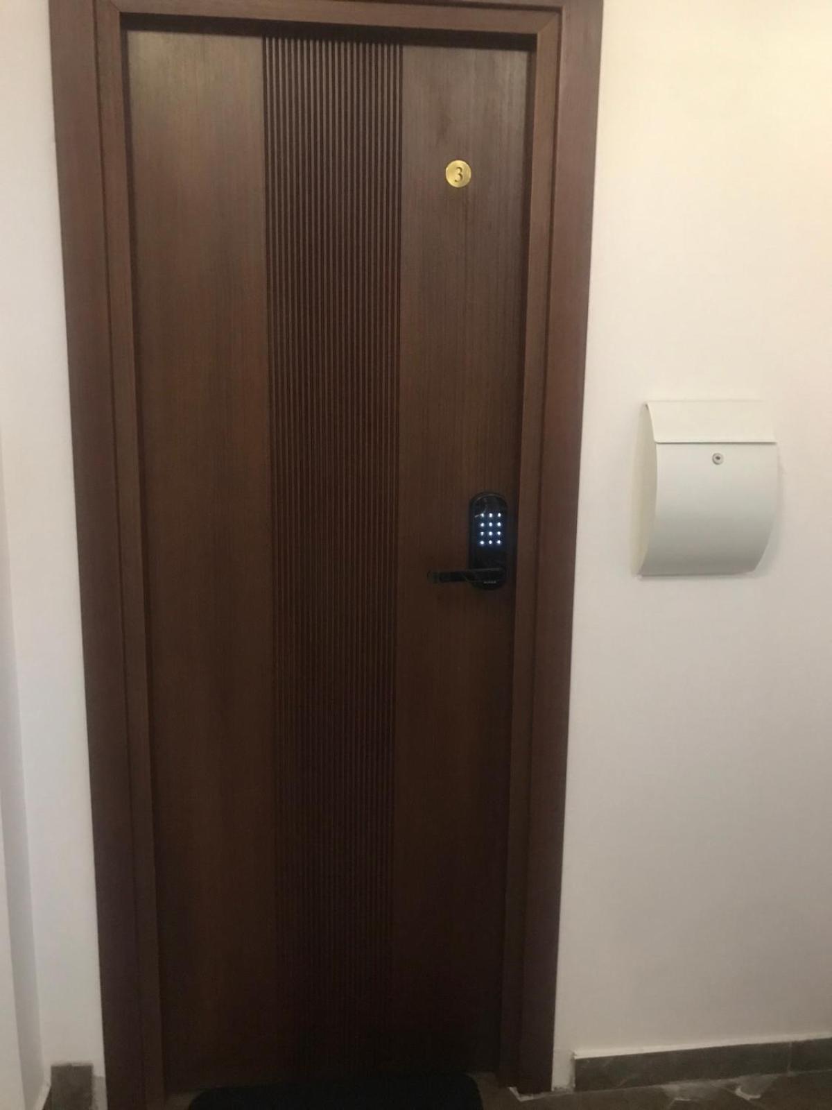 Lilia 3 Self-Check In Apartment With Hot Water Despite Prevention In The Neighborhood, Food And Drink Shop Open Until 10 Pm And Free Parking Area Next Ot 24 Hours Food And Drink Shop And Free Parking Area София Экстерьер фото